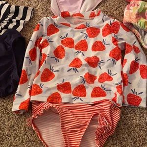 Lot of 18m (some 2T, fit like 18m) plus 1 reusable swim diaper. 3 Carter’s brand